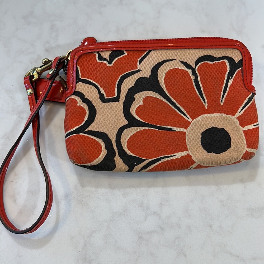 Coach wristlet - Picture 5 of 5